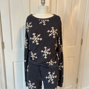 Wildfox Snowflake Sweater & Jogger Set